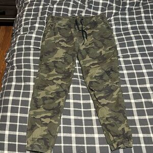 American eagle camo joggers
